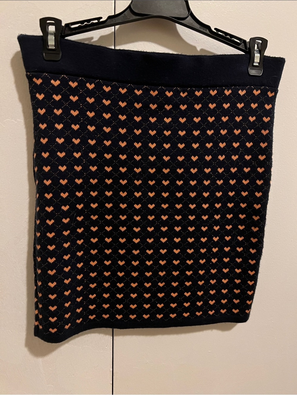 Slim Knit Heart Pattern Skirt - Navy and Peach